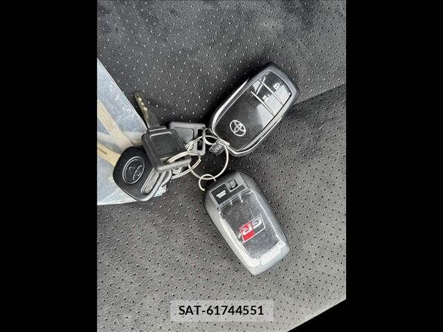 Toyota HILUX 2022-09 8371723-29