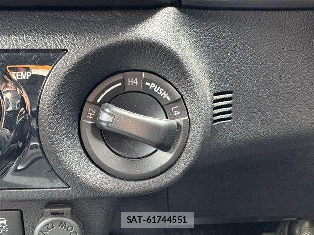 Toyota HILUX 2022-09 8371723-3