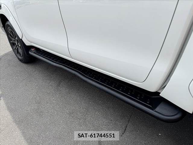 Toyota HILUX 2022-09 8371723-6