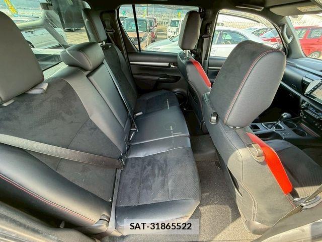 Toyota HILUX 2022-03 8412812-12