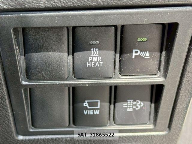 Toyota HILUX 2022-03 8412812-24