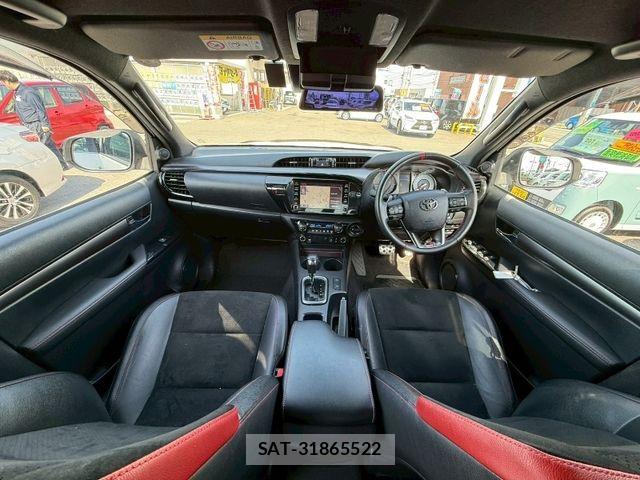 Toyota HILUX 2022-03 8412812-2