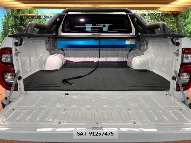 Toyota HILUX 2023-07 8438206-12