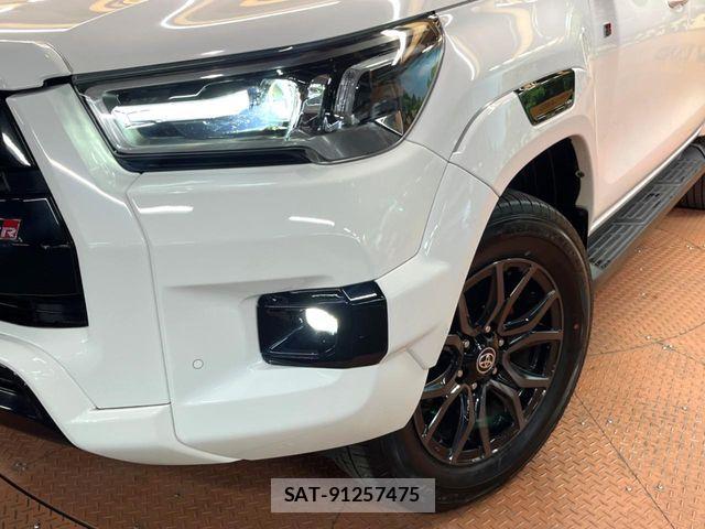 Toyota HILUX 2023-07 8438206-13