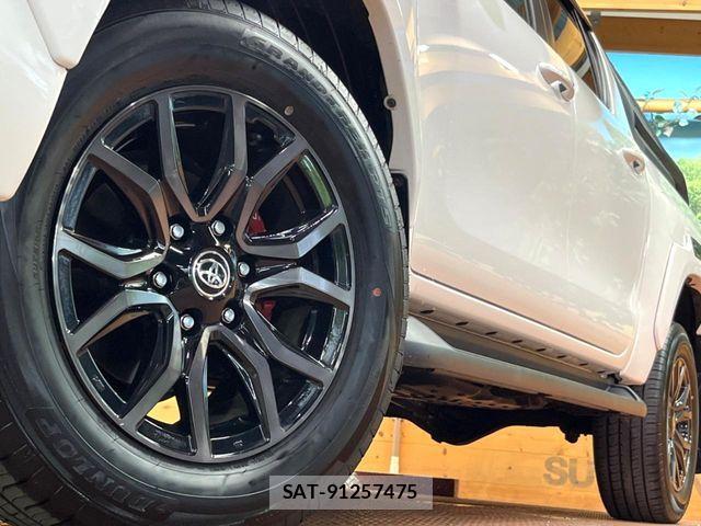 Toyota HILUX 2023-07 8438206-14