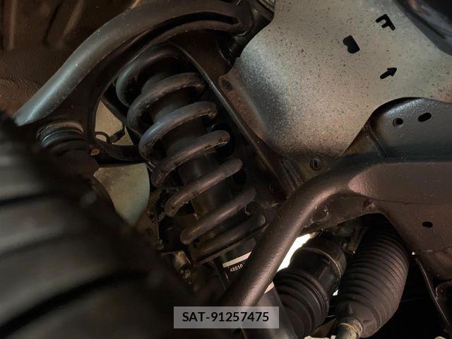 Toyota HILUX 2023-07 8438206-19