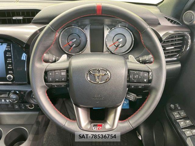Toyota HILUX 2022-04 8438207-10
