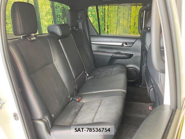 Toyota HILUX 2022-04 8438207-8