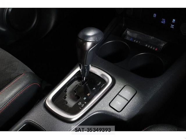 Toyota HILUX 2023-01 8438204-16