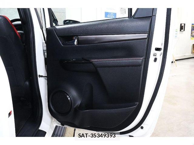 Toyota HILUX 2023-01 8438204-18