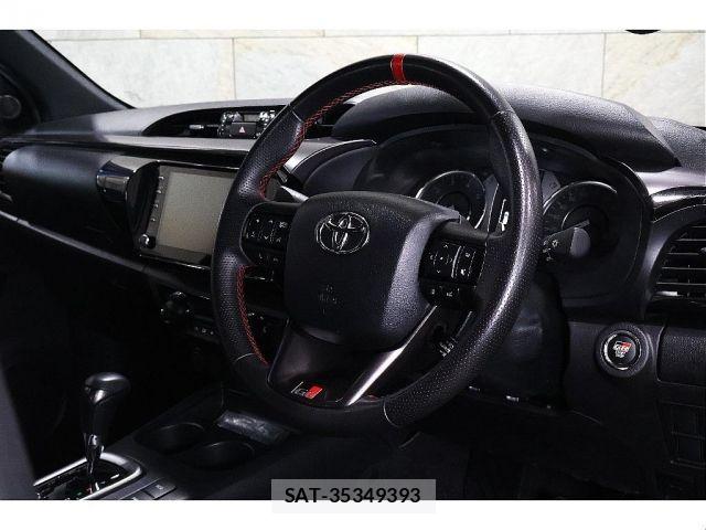 Toyota HILUX 2023-01 8438204-2