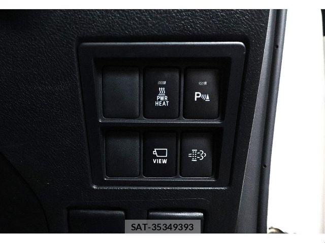 Toyota HILUX 2023-01 8438204-7