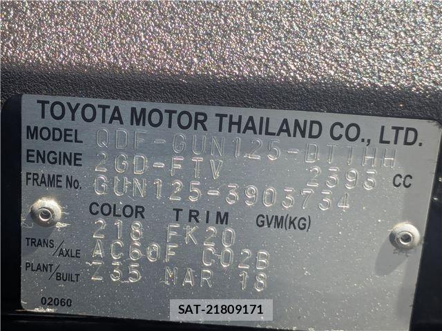 Toyota HILUX 2018-05 8457646-9