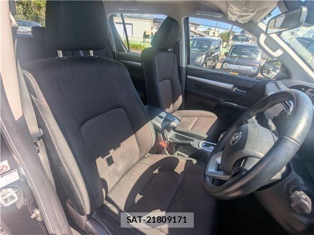 Toyota HILUX 2018-05 8457646-10