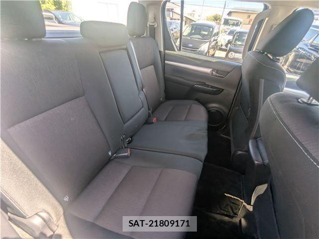 Toyota HILUX 2018-05 8457646-11