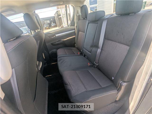 Toyota HILUX 2018-05 8457646-13