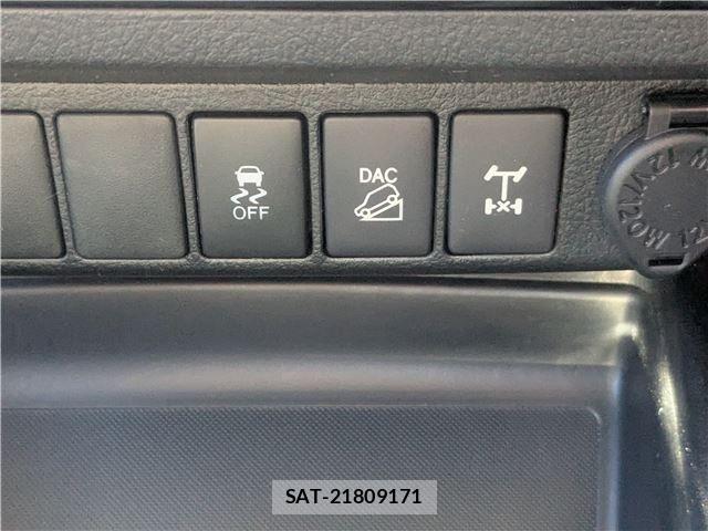 Toyota HILUX 2018-05 8457646-17