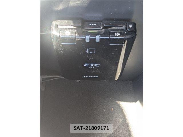 Toyota HILUX 2018-05 8457646-25