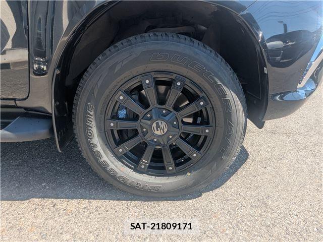 Toyota HILUX 2018-05 8457646-26