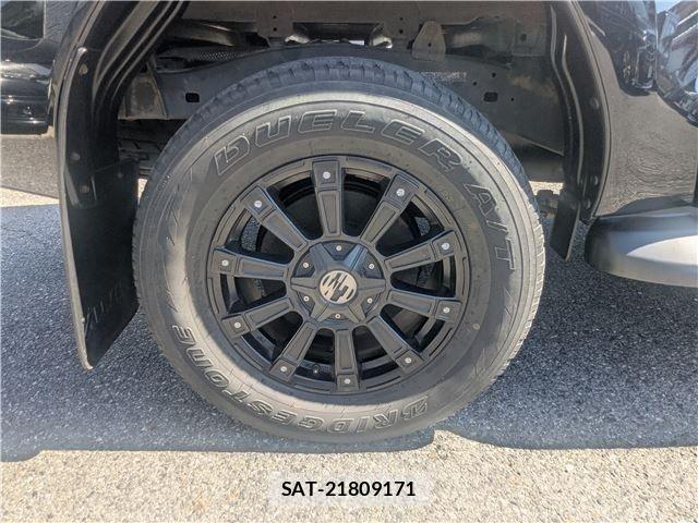 Toyota HILUX 2018-05 8457646-27