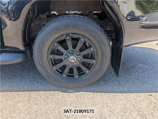 Toyota HILUX 2018-05 8457646-29