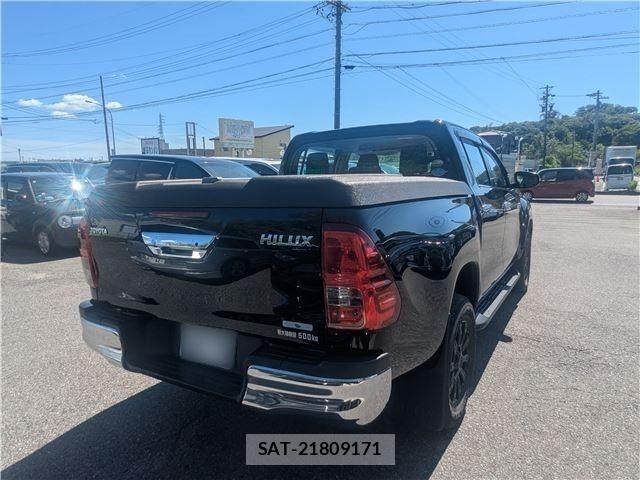 Toyota HILUX 2018-05 8457646-8