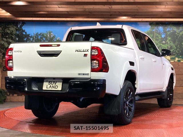 Toyota HILUX 2023-02 8457643-16