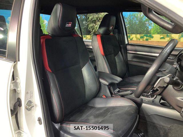 Toyota HILUX 2023-02 8457643-7