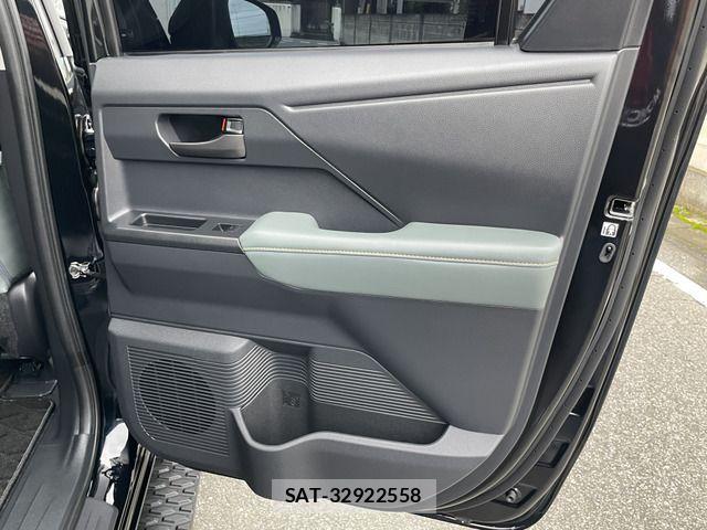 Toyota HILUX 2026-06 8457634-17