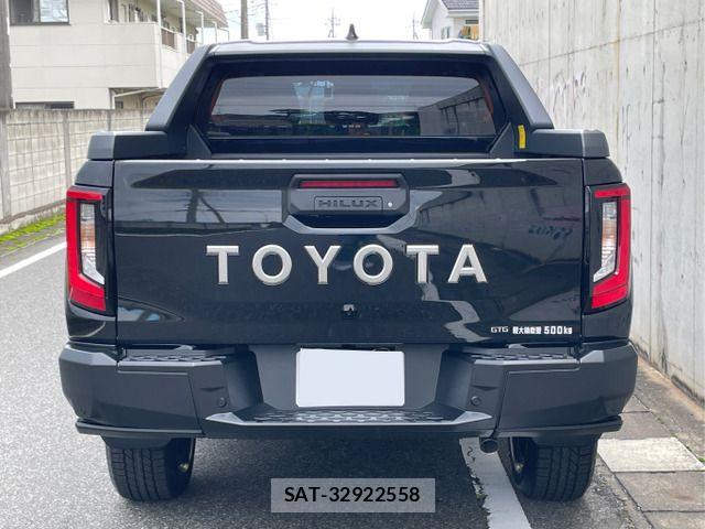 Toyota HILUX 2026-06 8457634-4