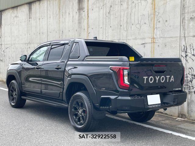 Toyota HILUX 2026-06 8457634-5