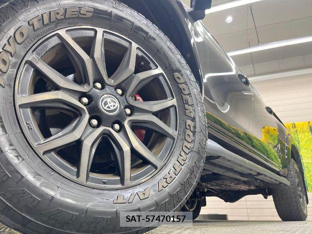 Toyota HILUX 2023-07 8457637-11