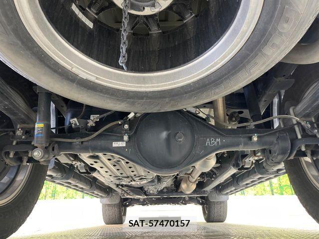 Toyota HILUX 2023-07 8457637-17