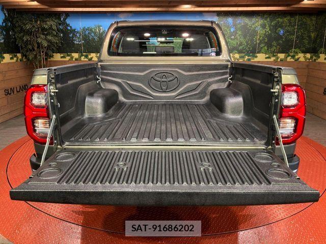 Toyota HILUX 2022-09 8457644-9