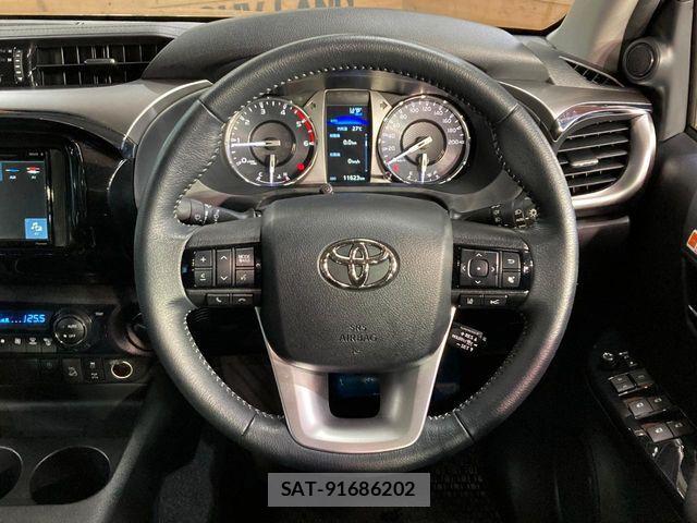 Toyota HILUX 2022-09 8457644-10