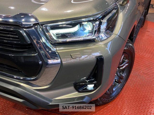 Toyota HILUX 2022-09 8457644-11