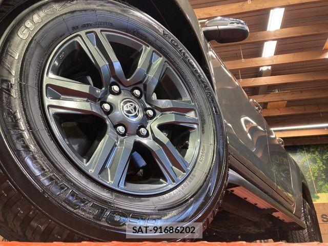 Toyota HILUX 2022-09 8457644-12