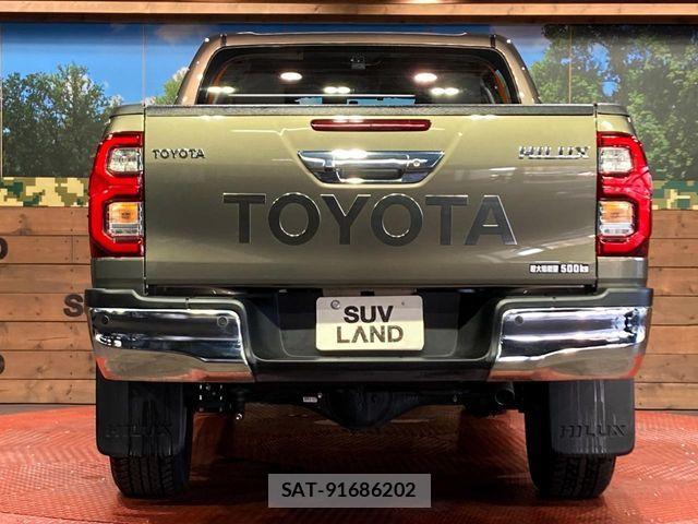 Toyota HILUX 2022-09 8457644-14