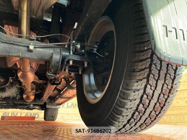 Toyota HILUX 2022-09 8457644-19