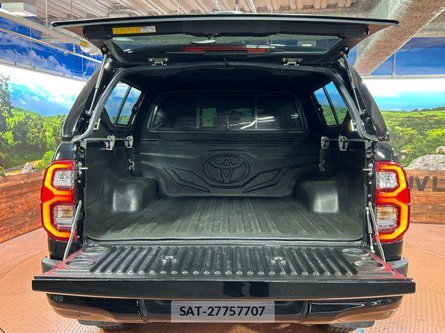 Toyota HILUX 2022-05 8457640-9