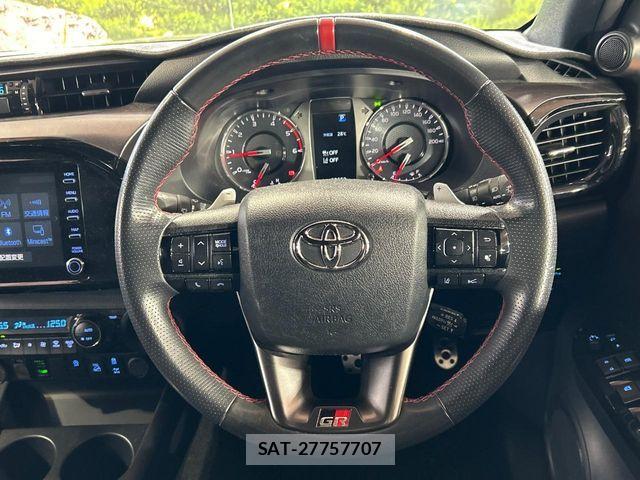 Toyota HILUX 2022-05 8457640-10