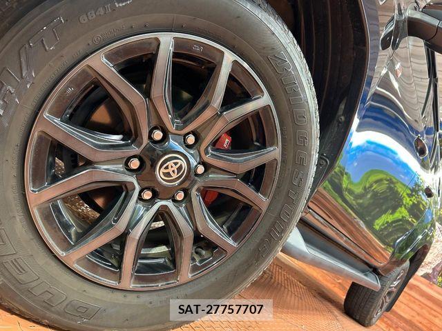 Toyota HILUX 2022-05 8457640-12