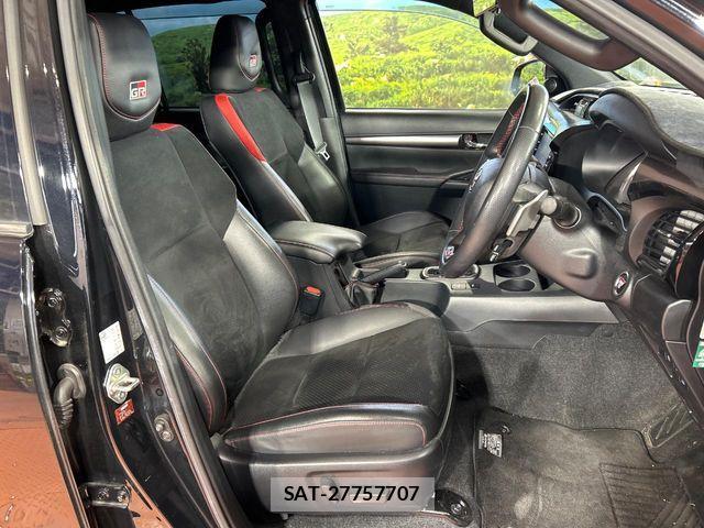 Toyota HILUX 2022-05 8457640-7