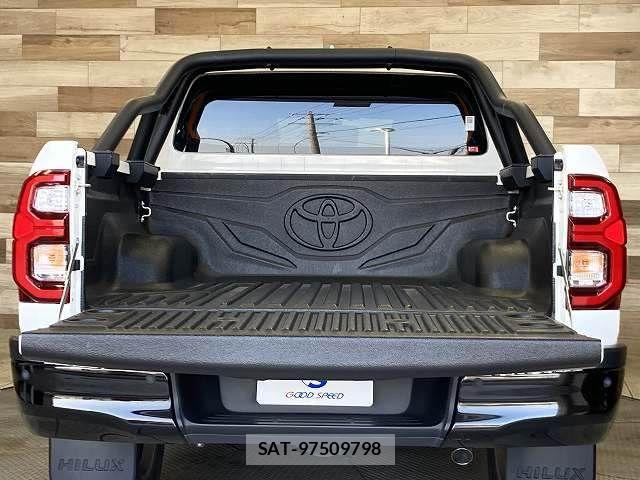 Toyota HILUX 2023-02 8485489-13