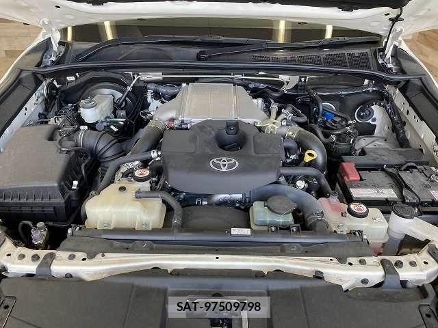Toyota HILUX 2023-02 8485489-17