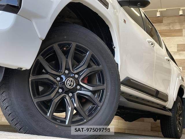 Toyota HILUX 2023-02 8485489-18