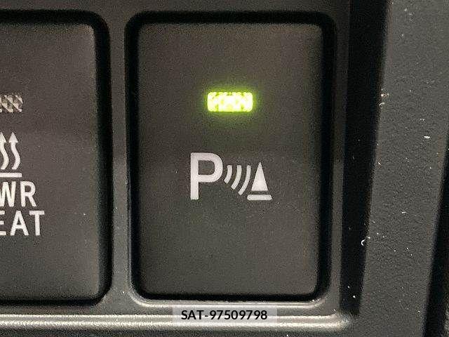 Toyota HILUX 2023-02 8485489-8