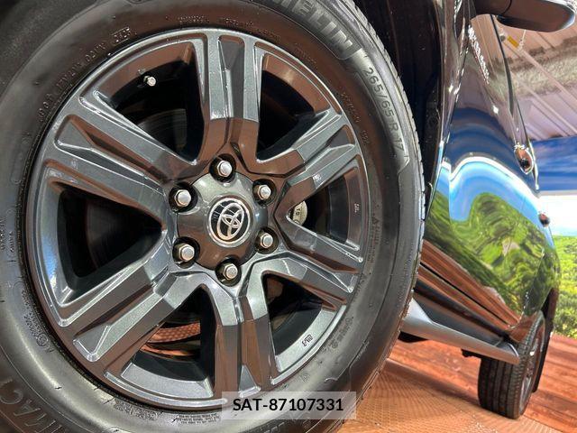 Toyota HILUX 2021-05 8525195-12