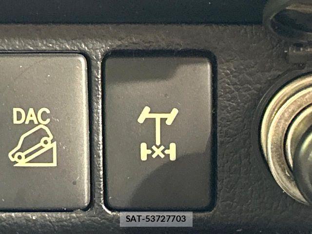 Toyota HILUX 2018-08 8525199-6