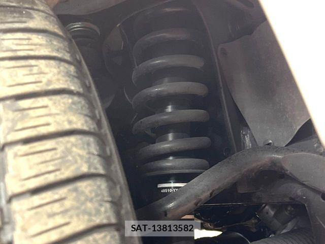 Toyota HILUX 2023-09 8525192-18